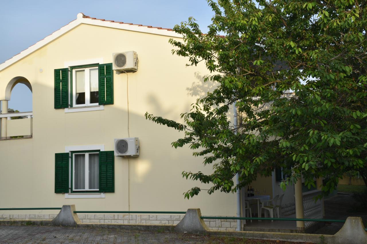 Apartments Antonija Punta Skala Next To Falkensteiner Resort 돈제페트레케인 외부 사진